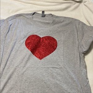 Tee shirt, never worn !